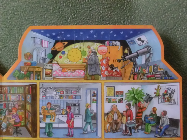 И снова виммельбухи или дом с окошками от Анны Сьюз