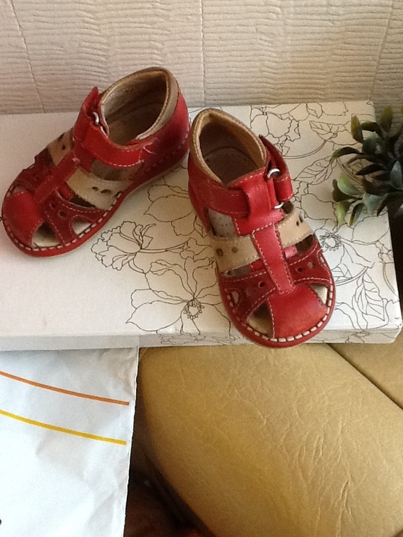 Сандалики с ортопед. стелькой. на 19-20 разм
