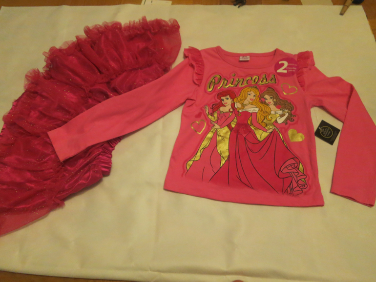 на девочек 5 , 6 лет