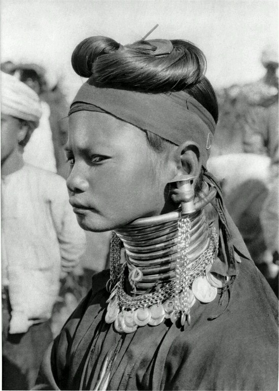 Племена с кольцами на шее у женщин