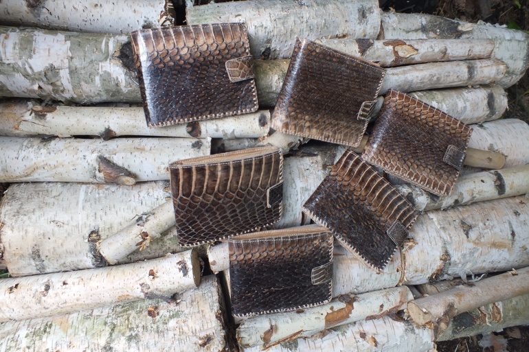 Портмоне из натуральной кожи питона