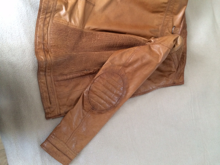 Куртка OCHNIK. Кожа. Р-р 42 (Европа 36, S). 4500 руб.