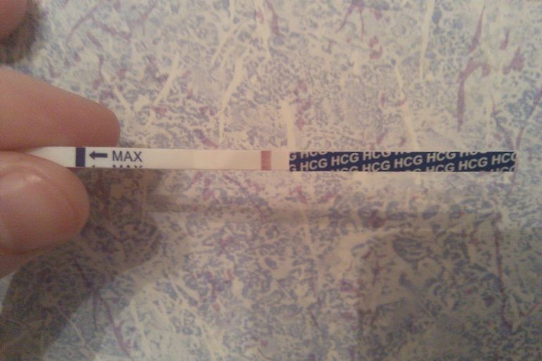 Светло бежевые выделения. Тянет живот и мажет коричневым. Мажущие выделения коричневого цвета. Тянет живот и мажет коричневым. Светло коричневая мазня.