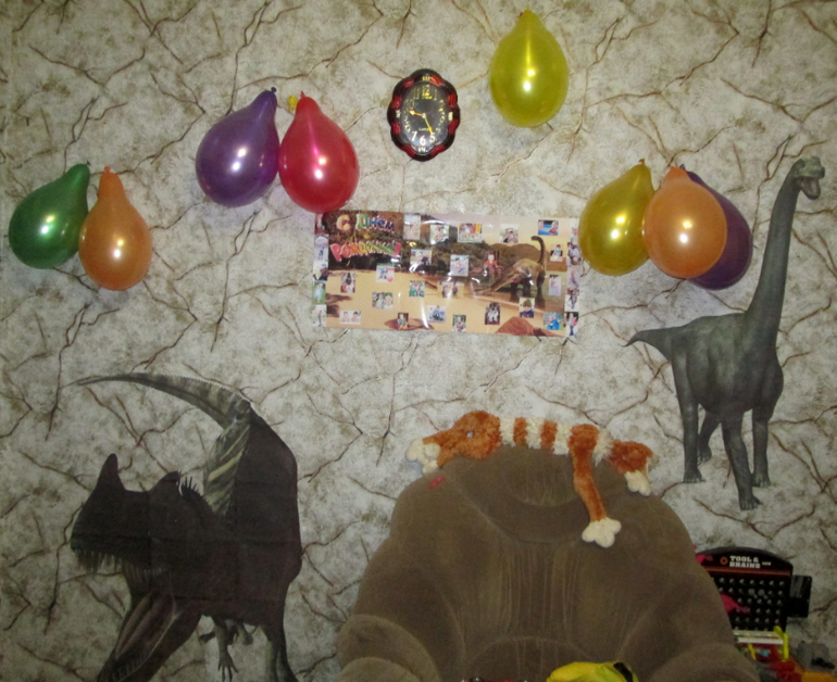 Динозавровый День Рождения (лайт-версия)Часть1