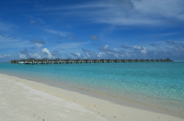 Хороший отель, очаровательное море и скучное питание!