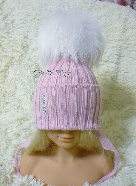 Шапочки с мех помпонами, детские и взрослые, итальянский меринос, машинная и ручная вязка на заказ
