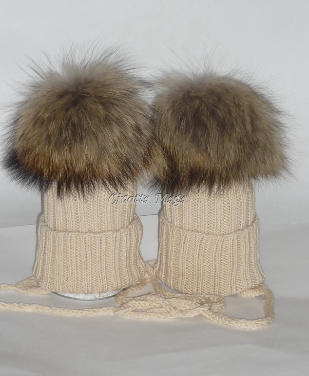 Шапочки с мех помпонами, детские и взрослые, итальянский меринос, машинная и ручная вязка на заказ