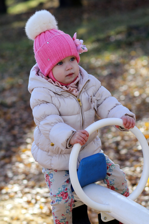 Шапочки с меховыми помпонами, детские, взрослые, итальянский меринос, сваровски на заказ