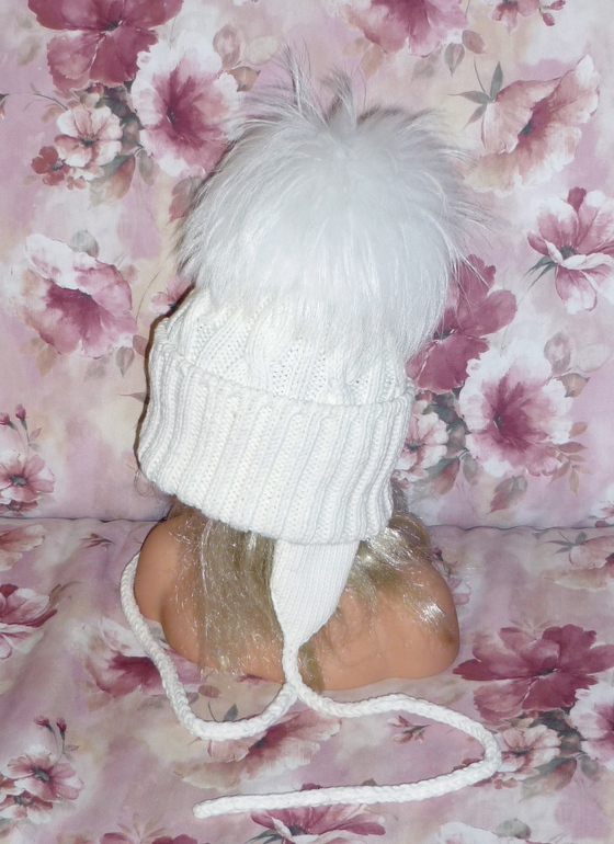 Шапочки с мех помпонами, детские и взрослые, итальянский меринос, машинная и ручная вязка на заказ