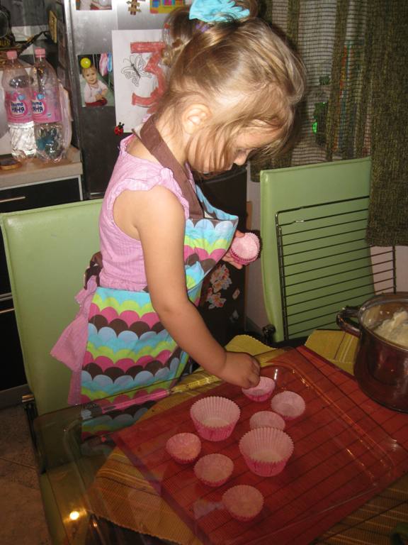 ФМ готовим с детьми. Капкейки с изюмом.