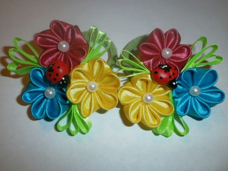 Резиночки и заколочки для принцесс.Авторская работа