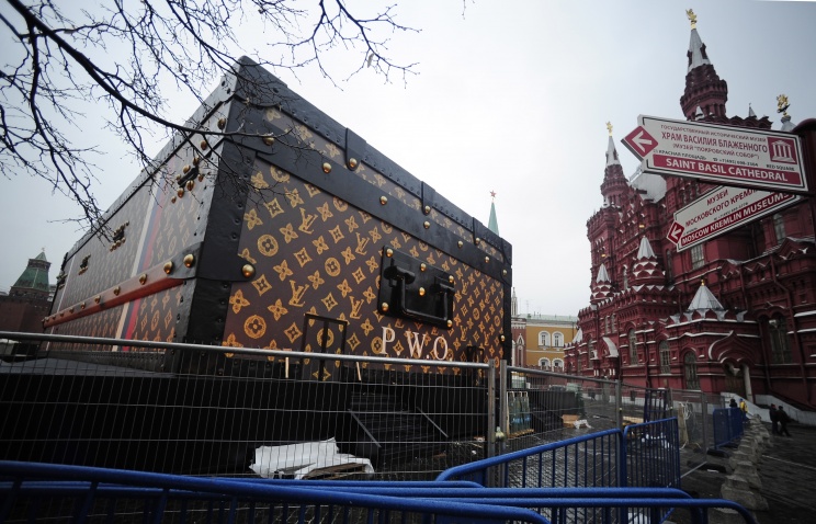 «сундук» Louis Vuitton на Красной площади