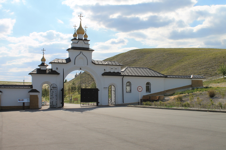 Спасский Костомаровский пещерный женский монастырь