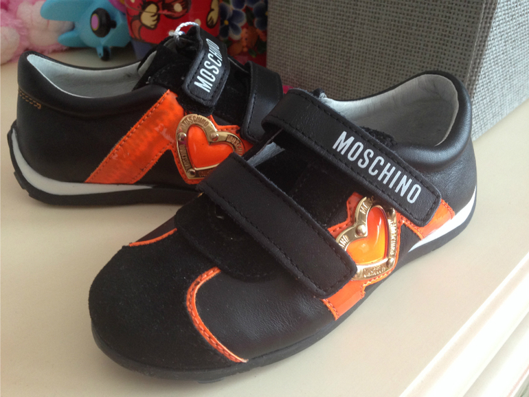 moschino,размер 26,на узкую ножку,4000
