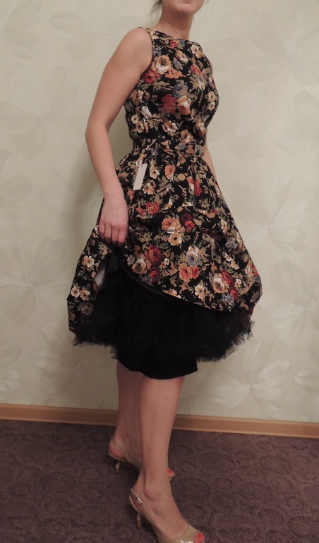 ХВАСТИКИ ВИНТАЖНЫХ ПЛАТЬЕВ