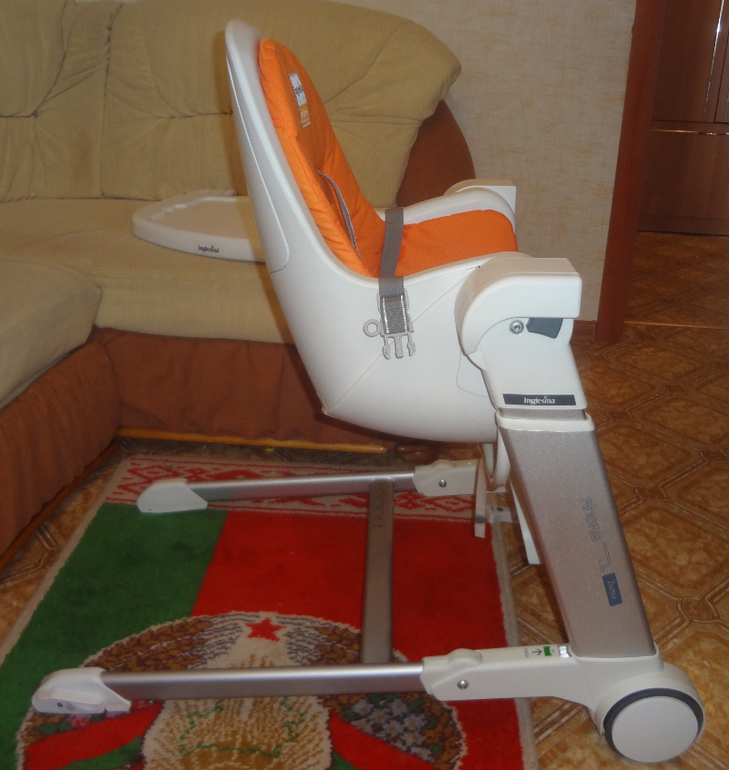 Inglesina Zuma белый-оранжевый 5000р