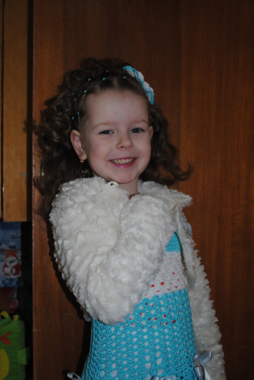 Связала дочке на 8 марта