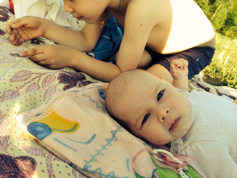 Строим баррикады из подушек