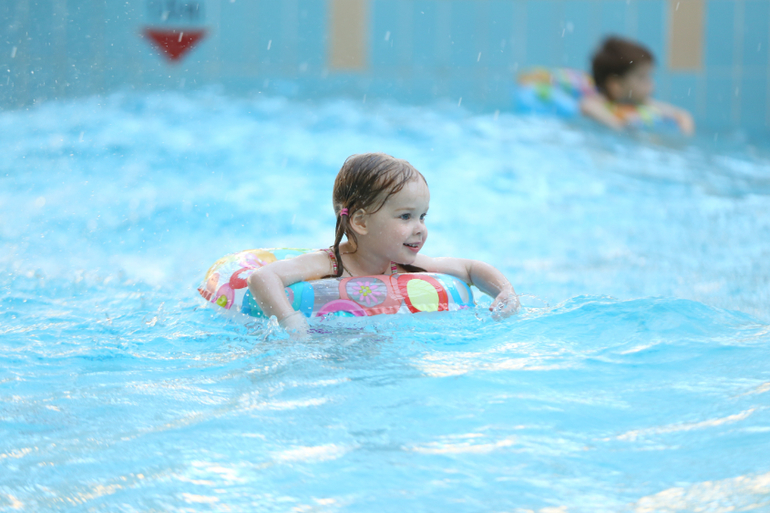 Наша семья в аквапарке