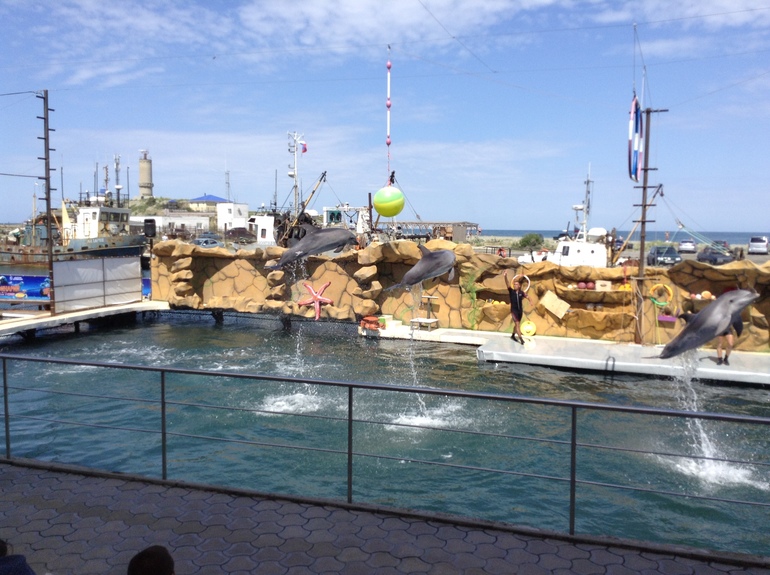 Одену я белую шляпу, поеду я в город Анапу))