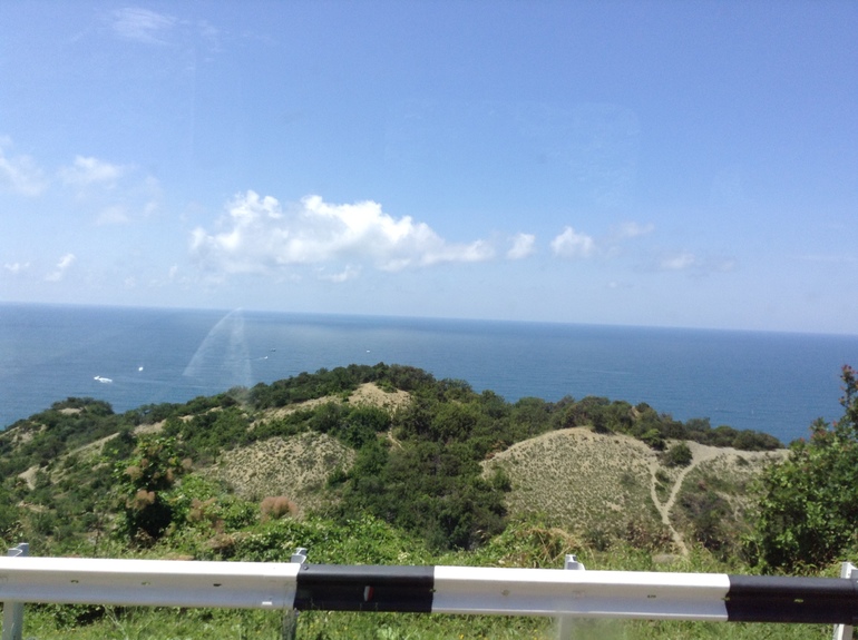 Одену я белую шляпу, поеду я в город Анапу))