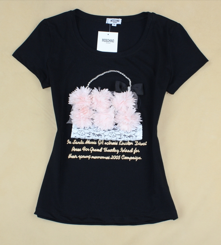 Ноая женская футболка Moschino 800 руб