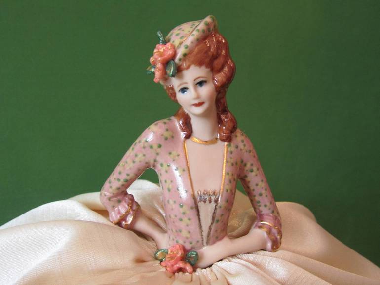 Статуэтка - кукла - игольница, фарфор, Австралия. Новая!