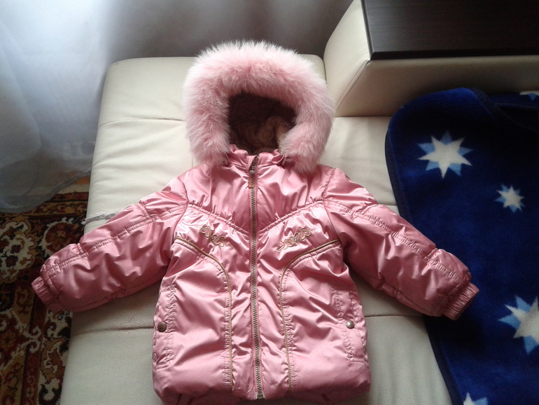 Верхняя одежда для девочки, на рост 86-98см, метро Алтуфьево.
