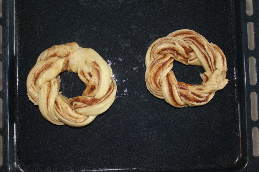 Коса с корицей или сладкий хлеб