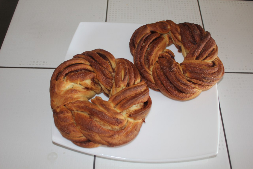 Коса с корицей или сладкий хлеб