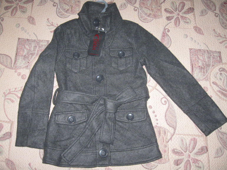 Пальто на девочку 6-8 лет