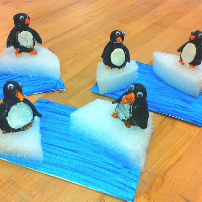 Веселый пингвин из пластиковых бутылок – мастер-класс для детей