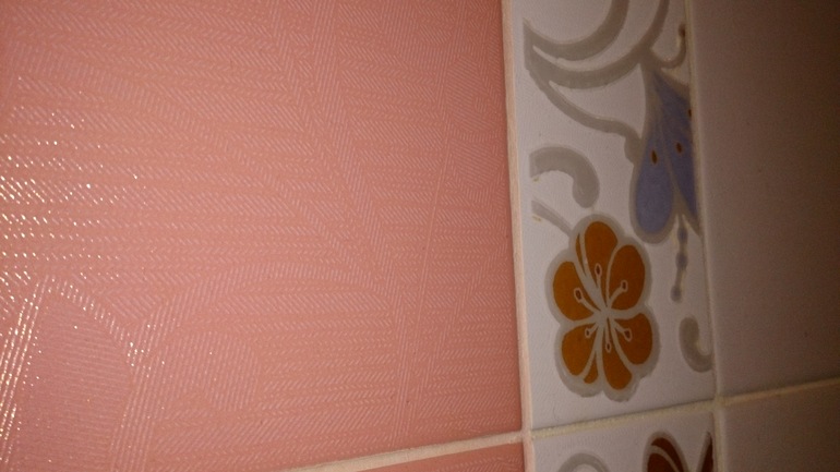 девочки,кто знает,что эта за плитка!? Производить и название!?