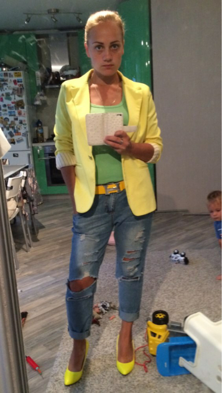 Яркие пиджаки, 6 цветов, цена 890 руб! Сразу на Ваш адрес! живые фото!