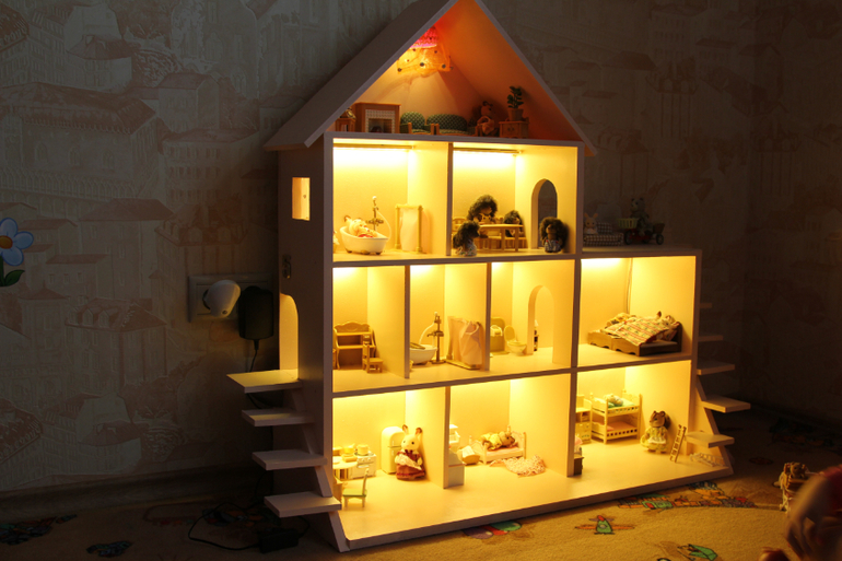 Обустроили домик для Сильваниан!