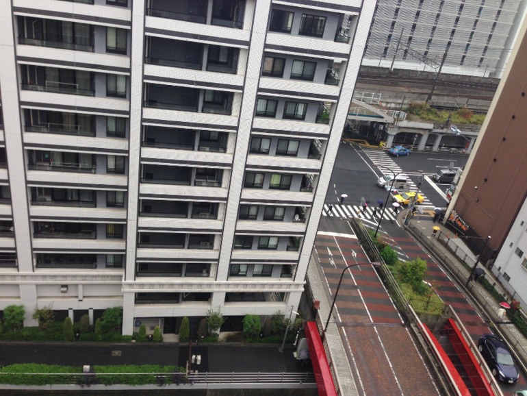 Плачу второй день