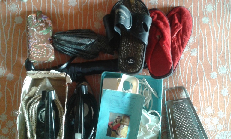 Отдам б/у подушки, покрывала, тюль, посуда, и др. Метро Савеловская