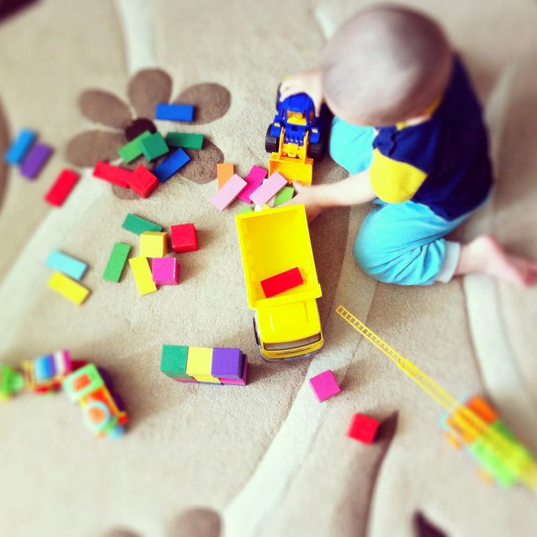 Home, sweet home. 4 марта. Под ногами.