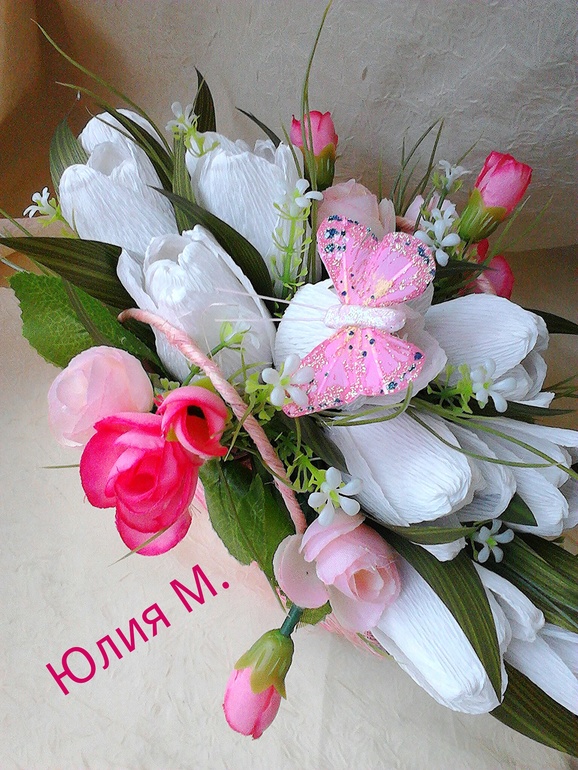 Ручной миник, корзина и сумочка.