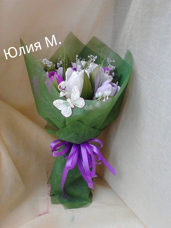 Ручной миник, корзина и сумочка.