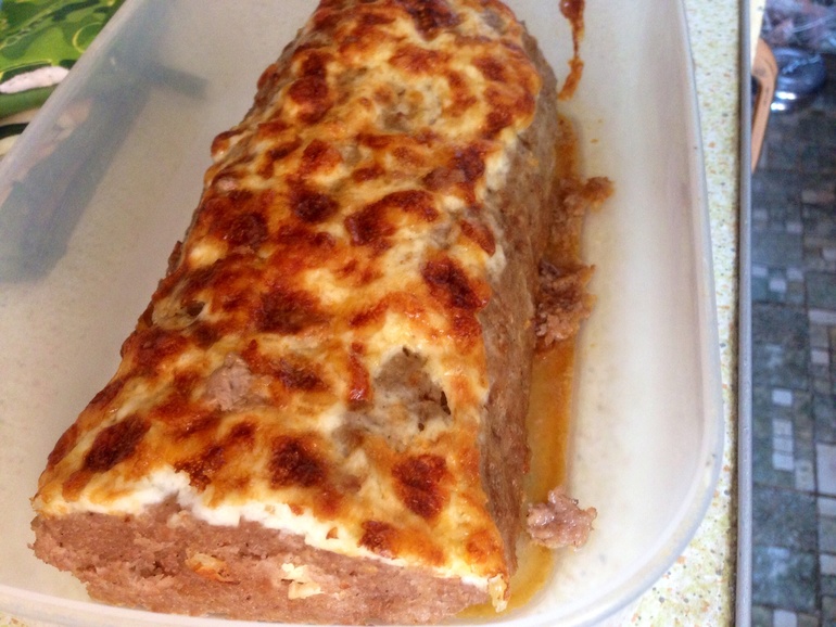 Рулет из фарша с яйцом
