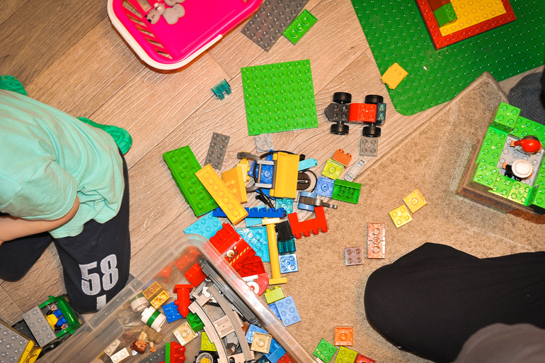 Home, sweet home. 4 марта. Под ногами