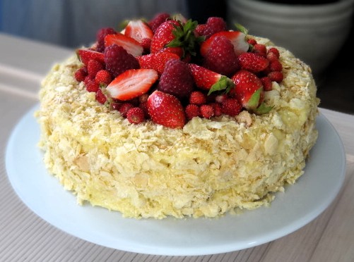 Торт из слоеного теста с заварным кремом