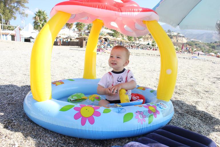 Испания с ребенком 1 и 2 месяца.