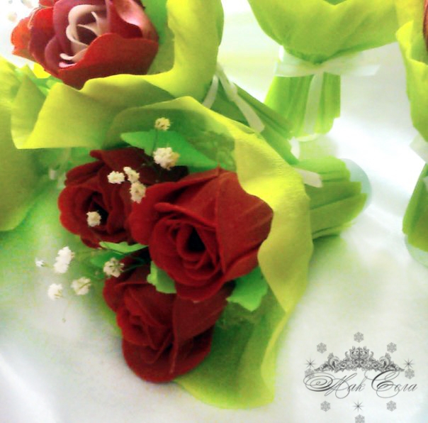 С наступающим, девочки)