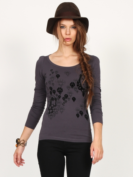 Кофты Killah от Miss Sixty. Размеры ХS-ХL. Шесть цветов. Цена 700р.