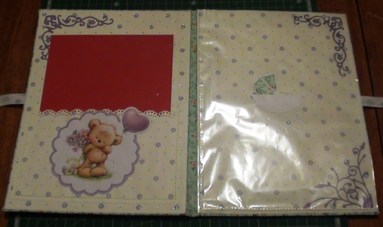 Папочка для первых документов малыша.