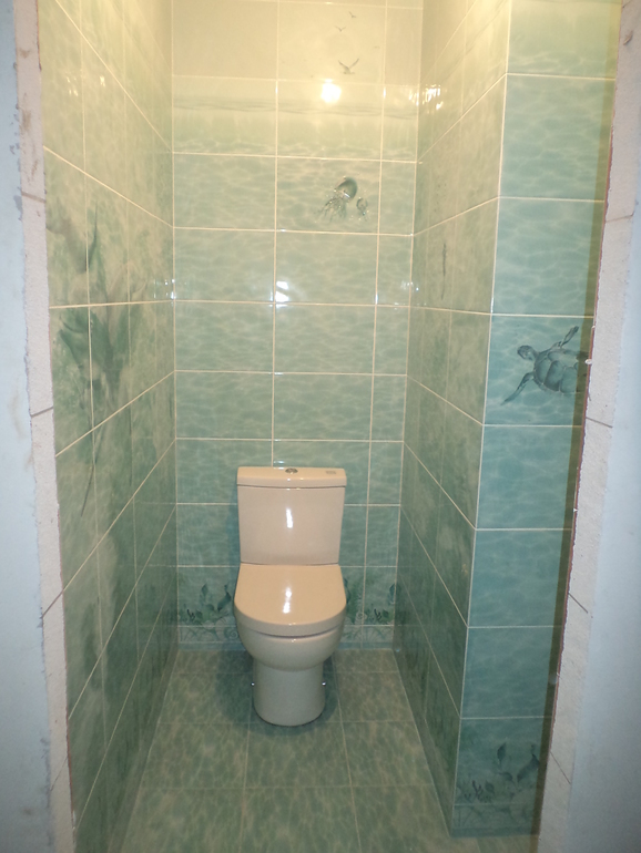 хороший плиточник.....