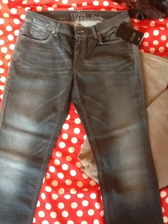 Escada sport джинсы. Оригинал.