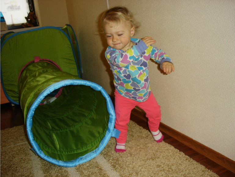 Алена (2.10) и Вика (1.3) январь 2014